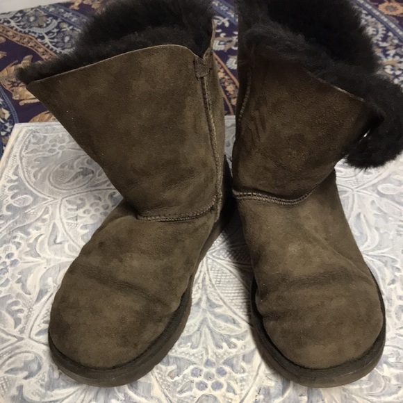 UGG Boots Women’s Size 6 Brown Suede with furry lining Good Preowned condition. - Picture 1 of 10